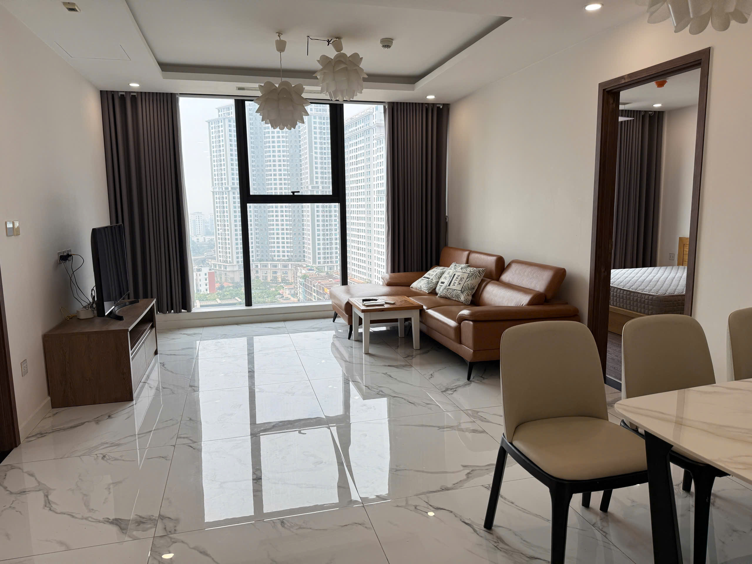 Bán chung cư 2 phòng ngủ Sunshine City tòa S4 - DT: 89m2 cửa Đông đầy đủ nội thất